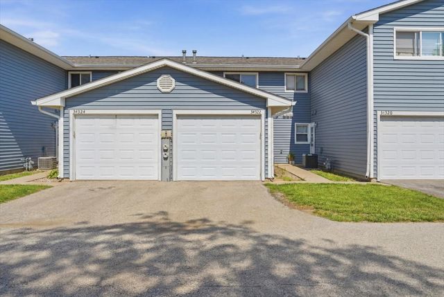 34322 N Birch Lane 15C, Gurnee, IL 60031