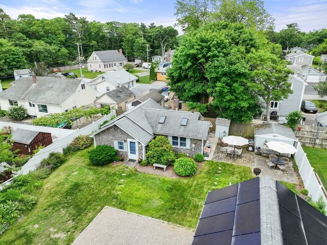 47 Chippewa Dr, Wareham, MA 02532