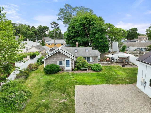 47 Chippewa Dr, Wareham, MA 02532