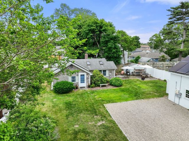 47 Chippewa Dr, Wareham, MA 02532