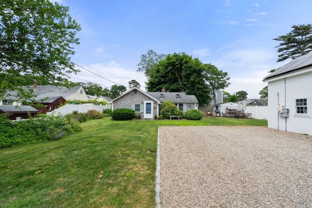 47 Chippewa Dr, Wareham, MA 02532