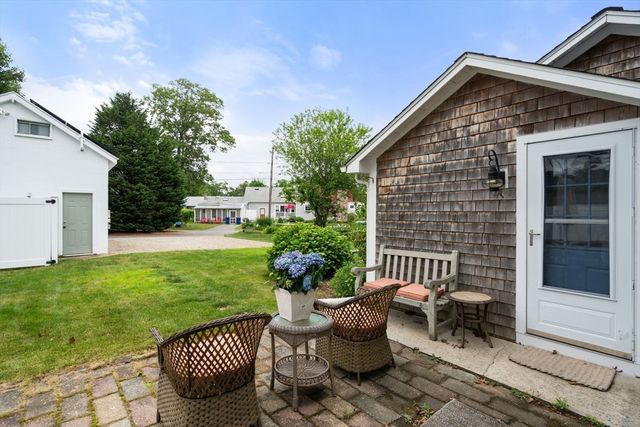 47 Chippewa Dr, Wareham, MA 02532