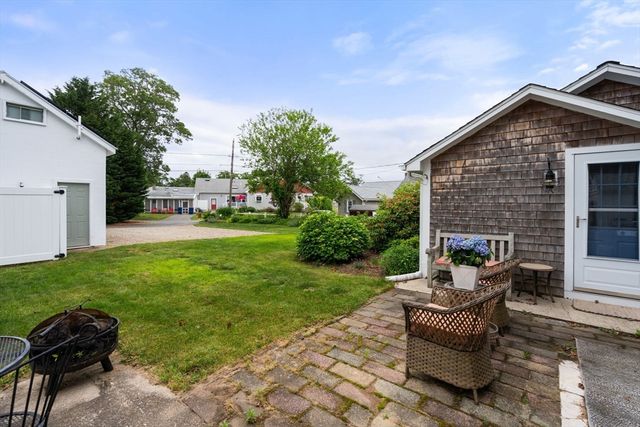 47 Chippewa Dr, Wareham, MA 02532