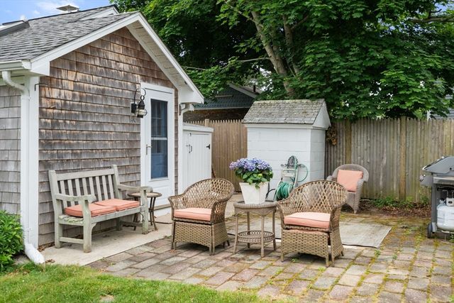 47 Chippewa Dr, Wareham, MA 02532