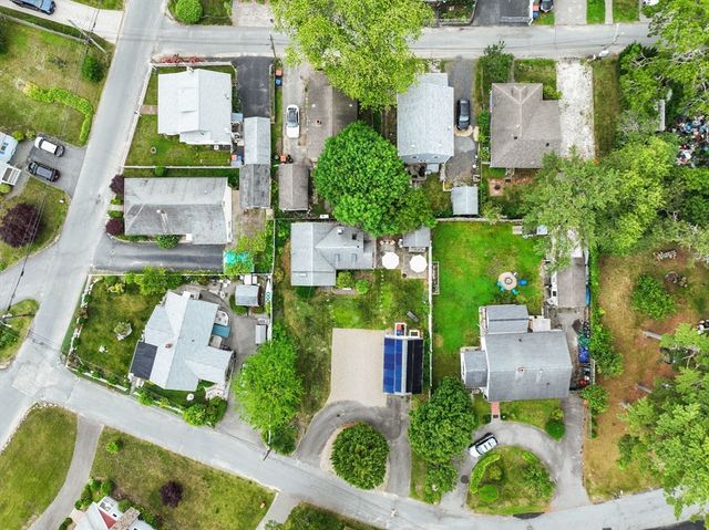 47 Chippewa Dr, Wareham, MA 02532