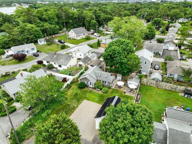 47 Chippewa Dr, Wareham, MA 02532