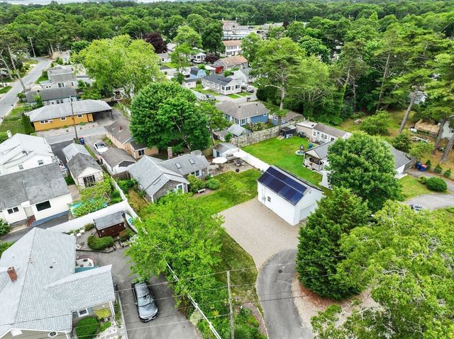 47 Chippewa Dr, Wareham, MA 02532