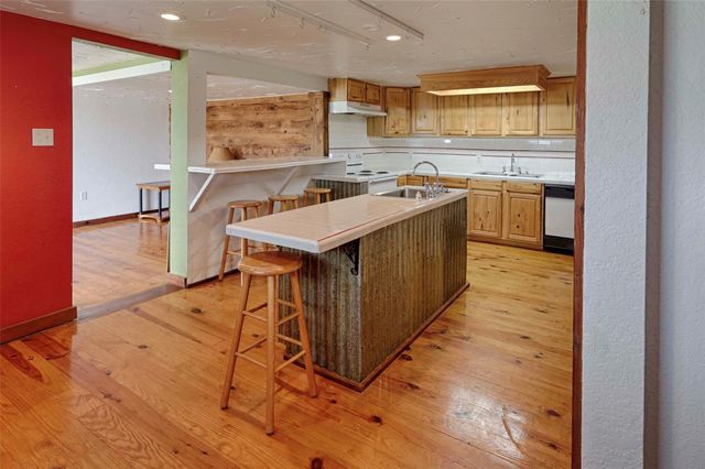 471 Fm 1296, Waelder, TX 78959