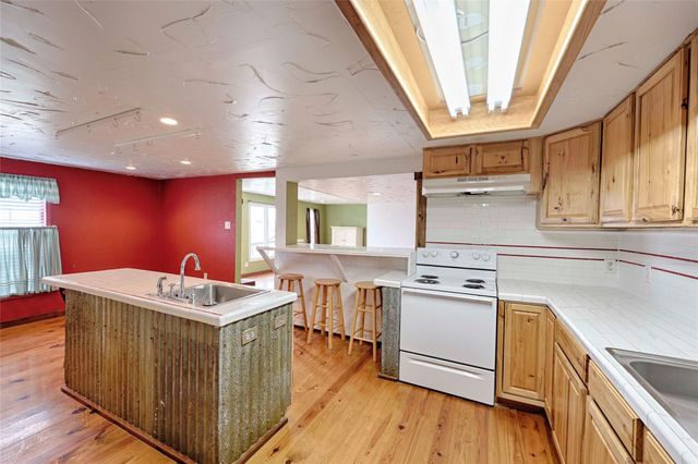 471 Fm 1296, Waelder, TX 78959