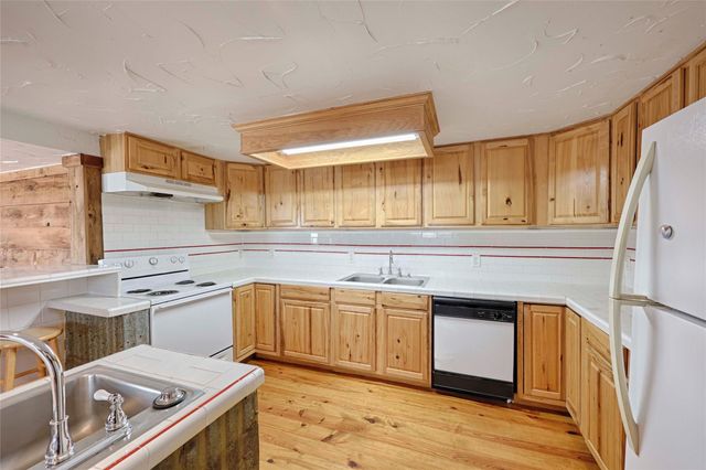 471 Fm 1296, Waelder, TX 78959