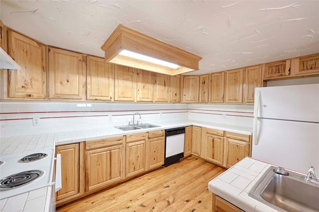 471 Fm 1296, Waelder, TX 78959