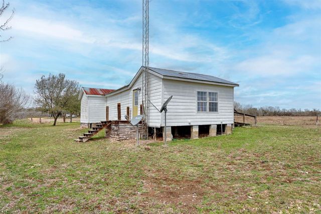 471 Fm 1296, Waelder, TX 78959
