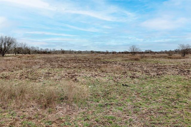 471 Fm 1296, Waelder, TX 78959