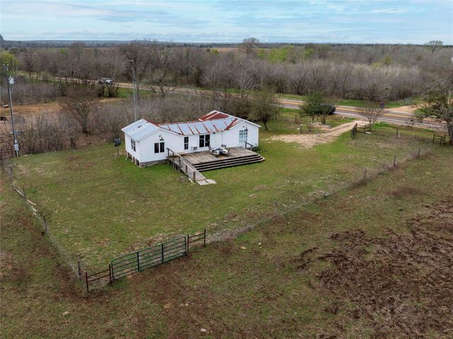 471 Fm 1296, Waelder, TX 78959