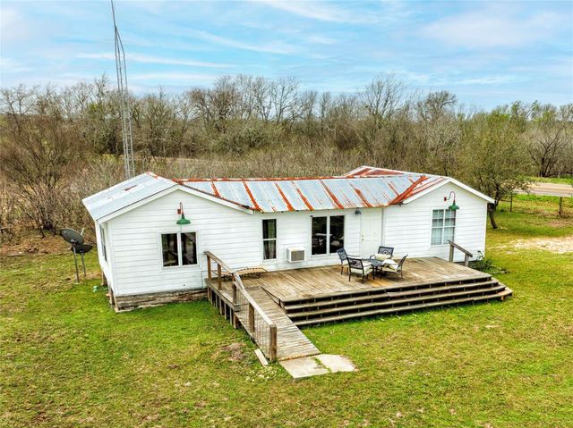 471 Fm 1296, Waelder, TX 78959