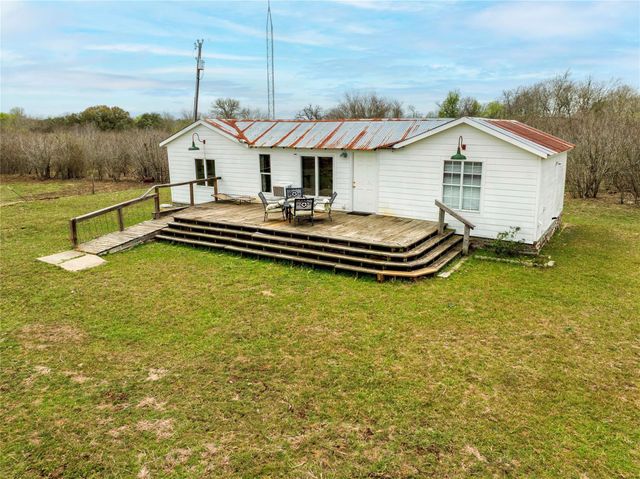 471 Fm 1296, Waelder, TX 78959