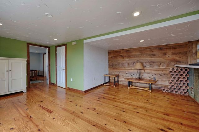 471 Fm 1296, Waelder, TX 78959