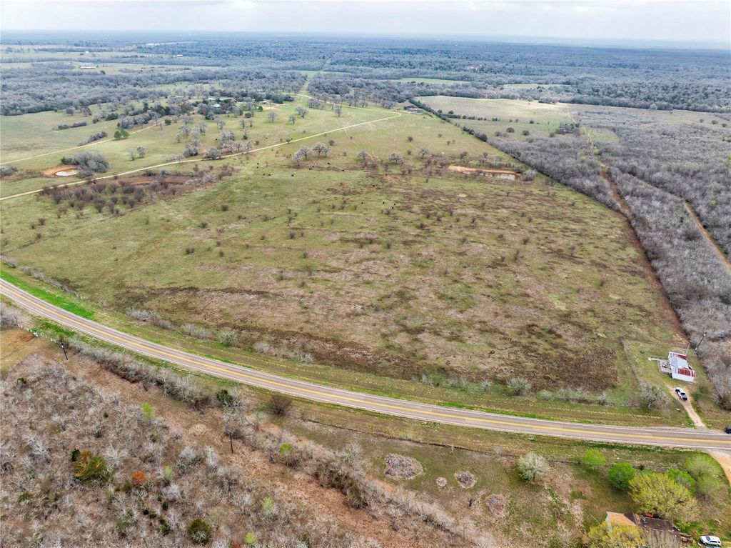 471 Fm 1296, Waelder, TX 78959