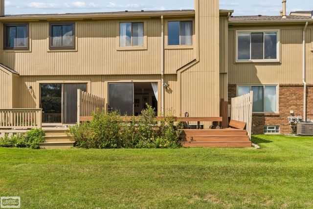 698 Tennyson Court, Rochester Hills, MI 48307