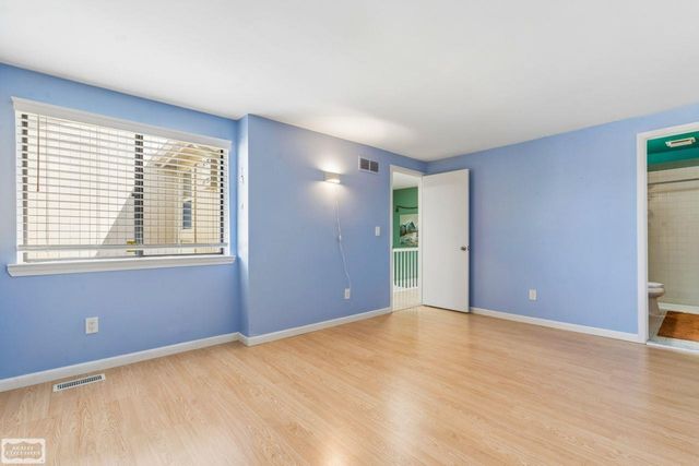 698 Tennyson Court, Rochester Hills, MI 48307