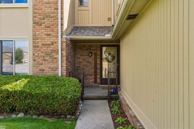 698 Tennyson Court, Rochester Hills, MI 48307