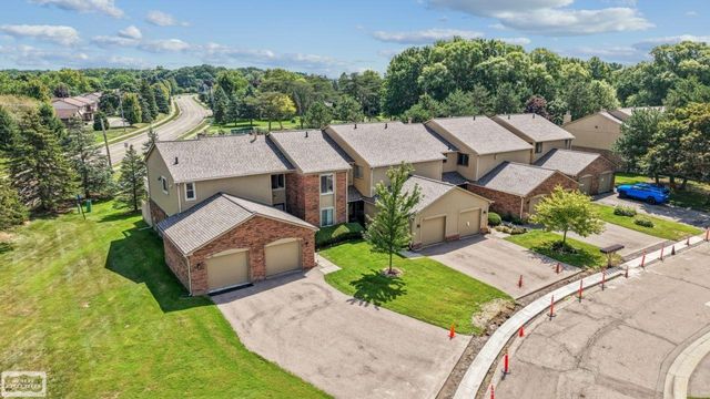 698 Tennyson Court, Rochester Hills, MI 48307