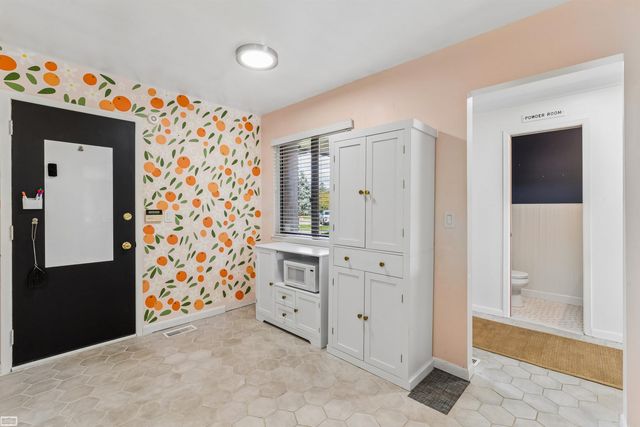 698 Tennyson Court, Rochester Hills, MI 48307