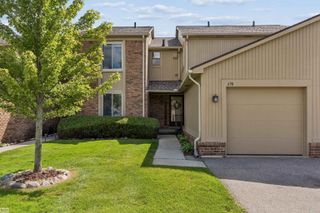 698 Tennyson Court, Rochester Hills, MI 48307