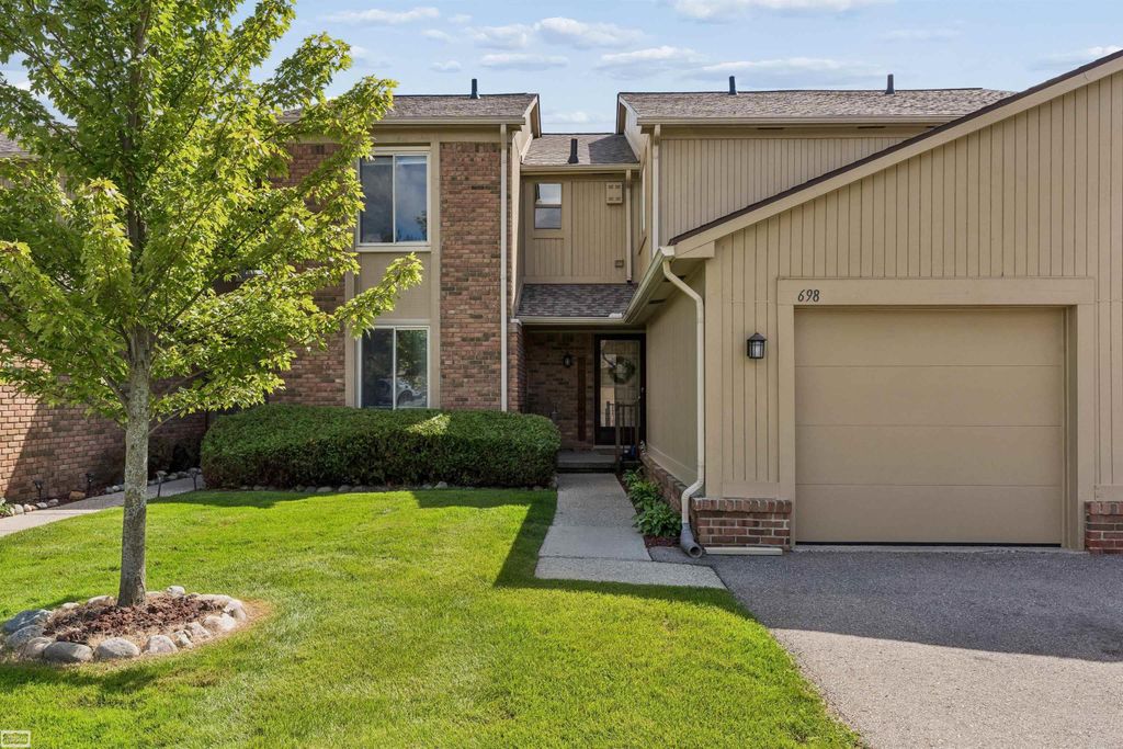 698 Tennyson Court, Rochester Hills, MI 48307