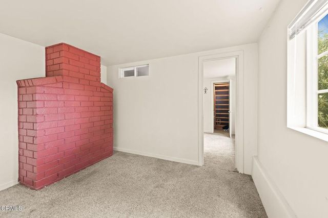 55 Pathelen Avenue, Oak View, CA 93022