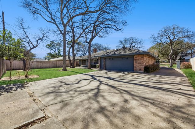 2703 Baldwin Drive, Arlington, TX 76012