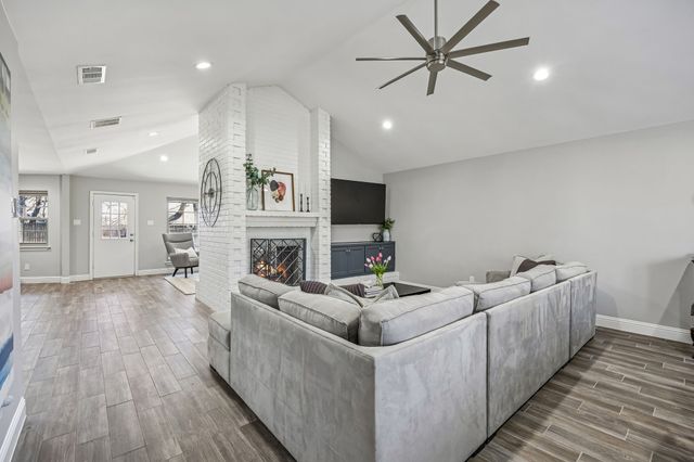 2703 Baldwin Drive, Arlington, TX 76012