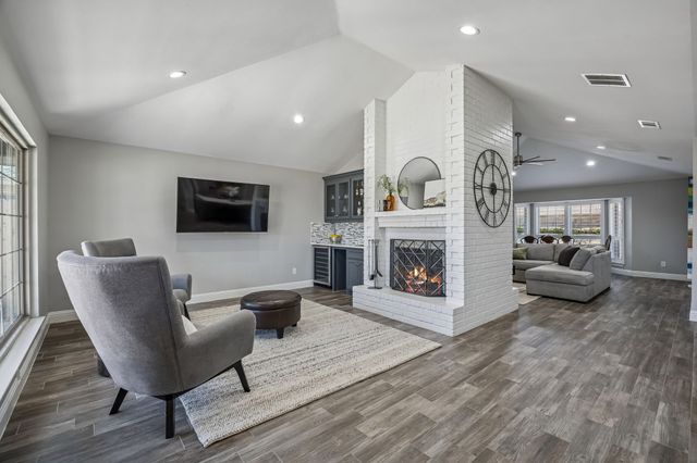 2703 Baldwin Drive, Arlington, TX 76012