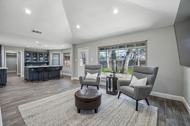 2703 Baldwin Drive, Arlington, TX 76012