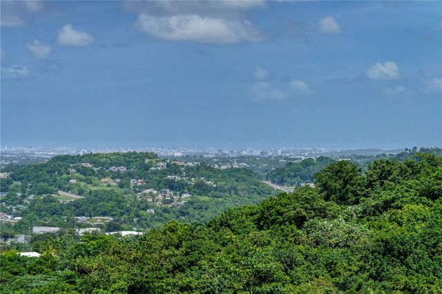 C42-43 VALLE ESCONDIDO, Guaynabo, PR 00971