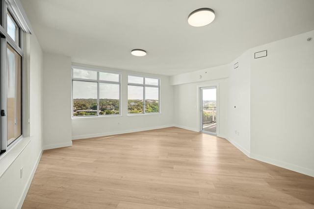 54 Rainey ST 1201, Austin, TX 78701