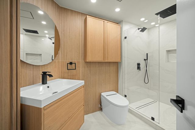 54 Rainey ST 1201, Austin, TX 78701
