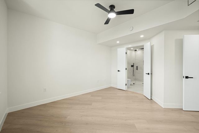 54 Rainey ST 1201, Austin, TX 78701
