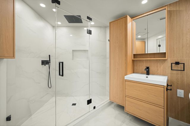 54 Rainey ST 1201, Austin, TX 78701