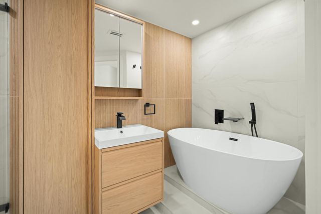 54 Rainey ST 1201, Austin, TX 78701