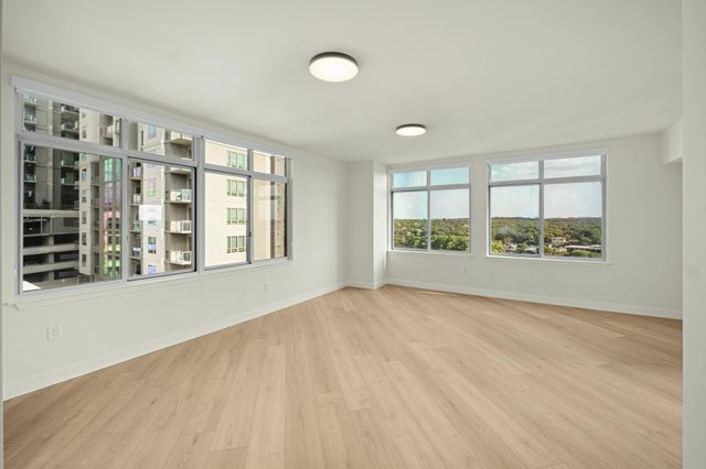 54 Rainey ST 1201, Austin, TX 78701