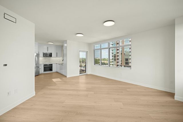 54 Rainey ST 1201, Austin, TX 78701