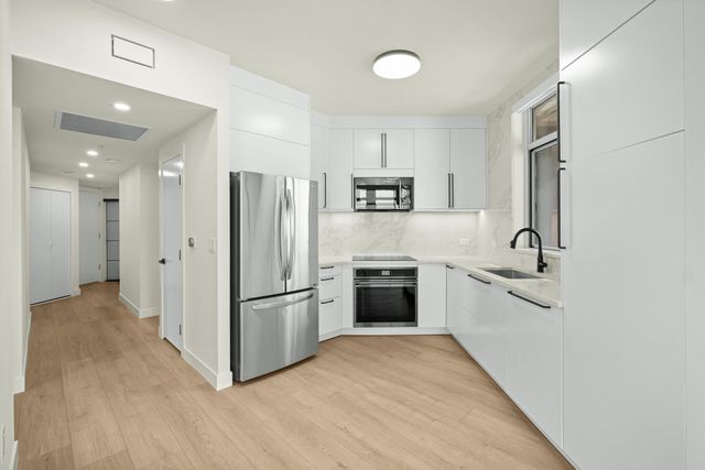 54 Rainey ST 1201, Austin, TX 78701