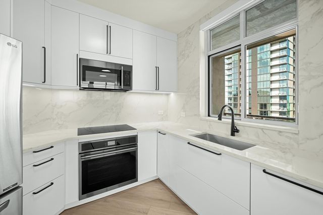 54 Rainey ST 1201, Austin, TX 78701