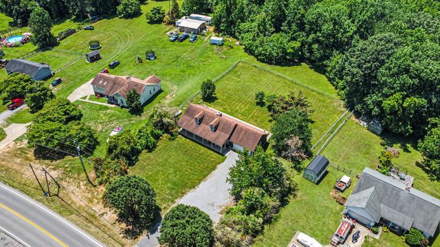 2723 Highway 12, N, Chapmansboro, TN 37035