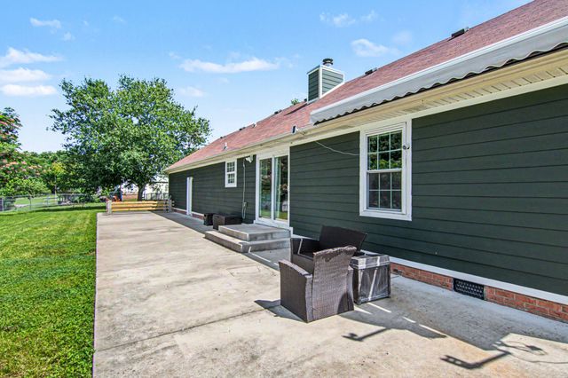 2723 Highway 12, N, Chapmansboro, TN 37035