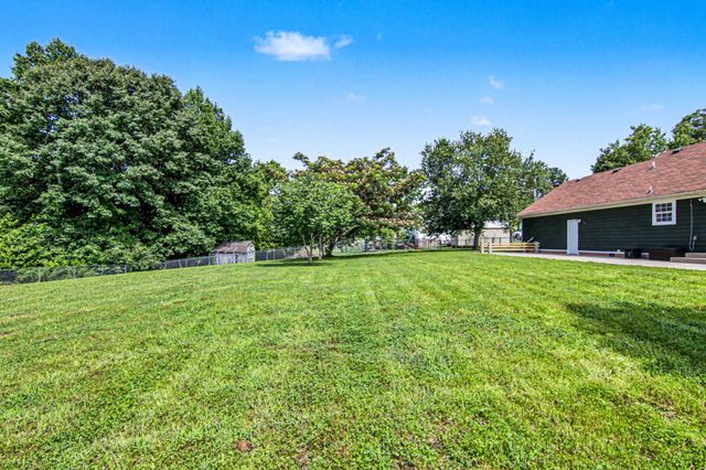 2723 Highway 12, N, Chapmansboro, TN 37035