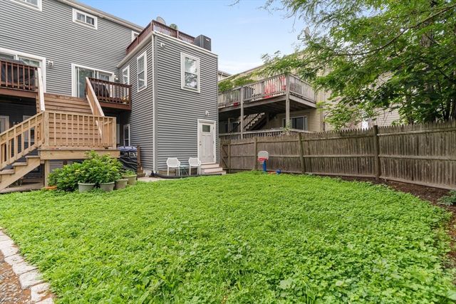 314 W 4th 1, Boston, MA 02127