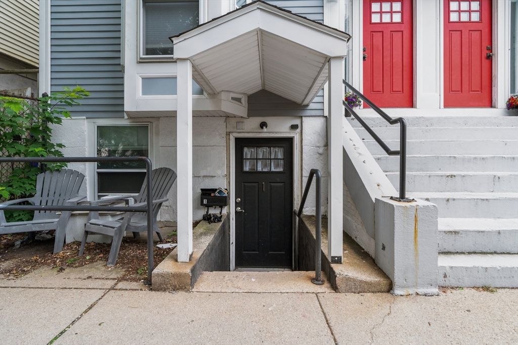 314 W 4th 1, Boston, MA 02127