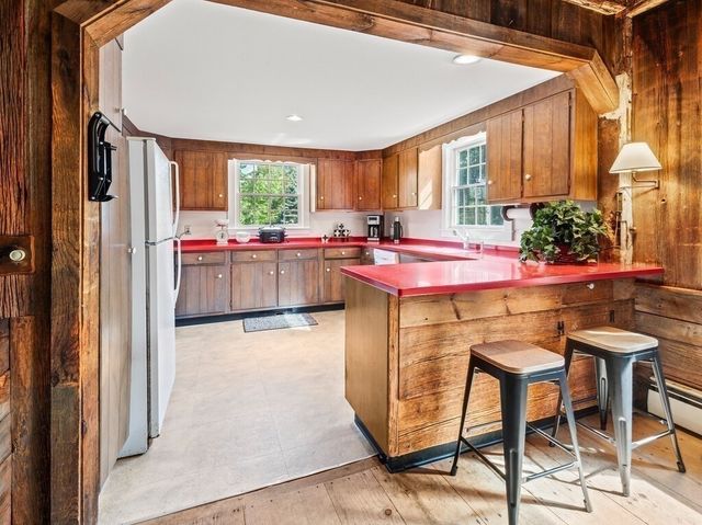 28 Merriam Rd, Princeton, MA 01541